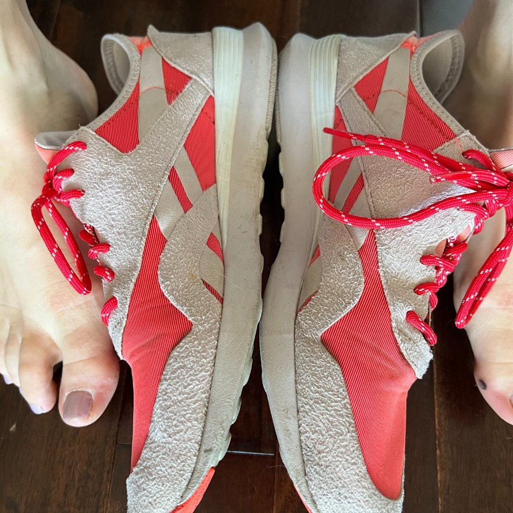 Pink / Orange Reebok Sneakers - Picture 4 of 11